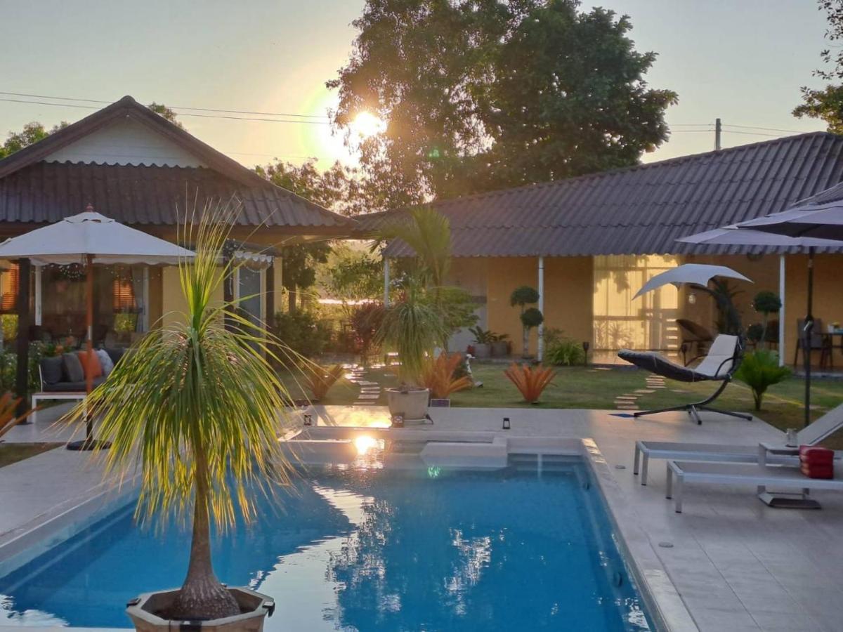 Pool Villa, Resort, Mae Ramphueng Beach, Ban Phe, Rayong, Residence M Thailand (Adults Only) Ban Chamrung Exterior photo
