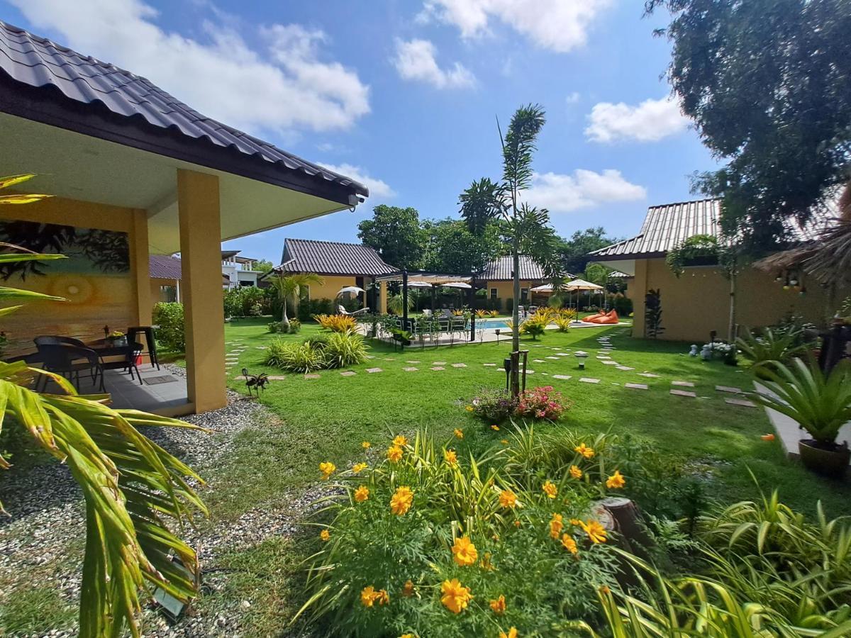 Pool Villa, Resort, Mae Ramphueng Beach, Ban Phe, Rayong, Residence M Thailand (Adults Only) Ban Chamrung Exterior photo